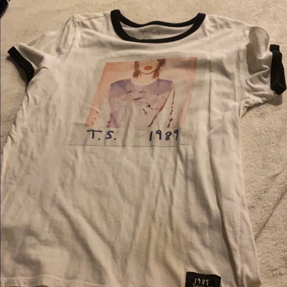 Taylor Swift world tour t shirt